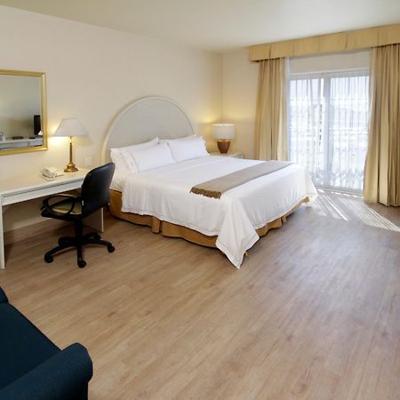Holiday Inn Express Torreon By Ihg Exteriör bild