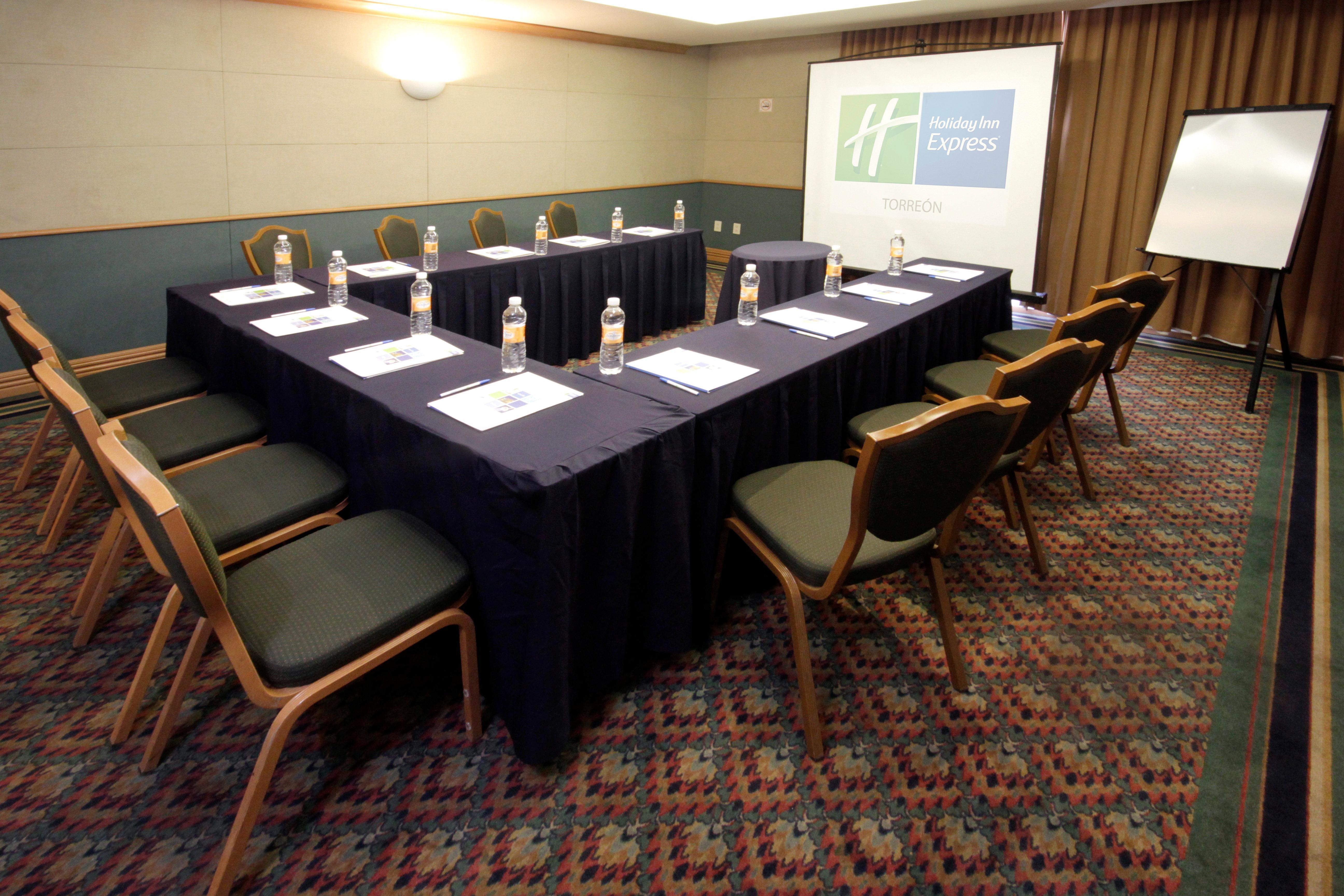 Holiday Inn Express Torreon By Ihg Exteriör bild
