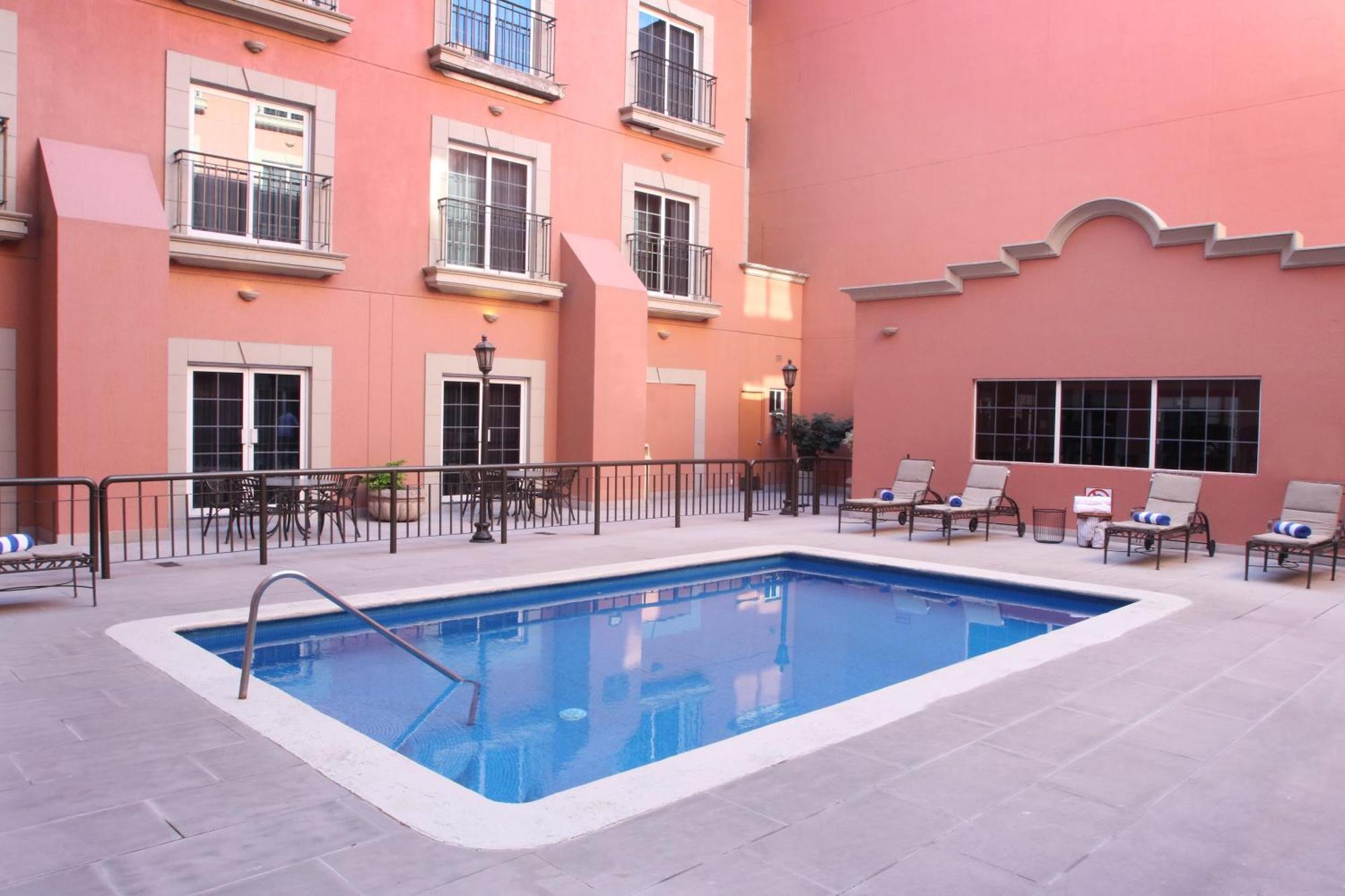 Holiday Inn Express Torreon By Ihg Exteriör bild