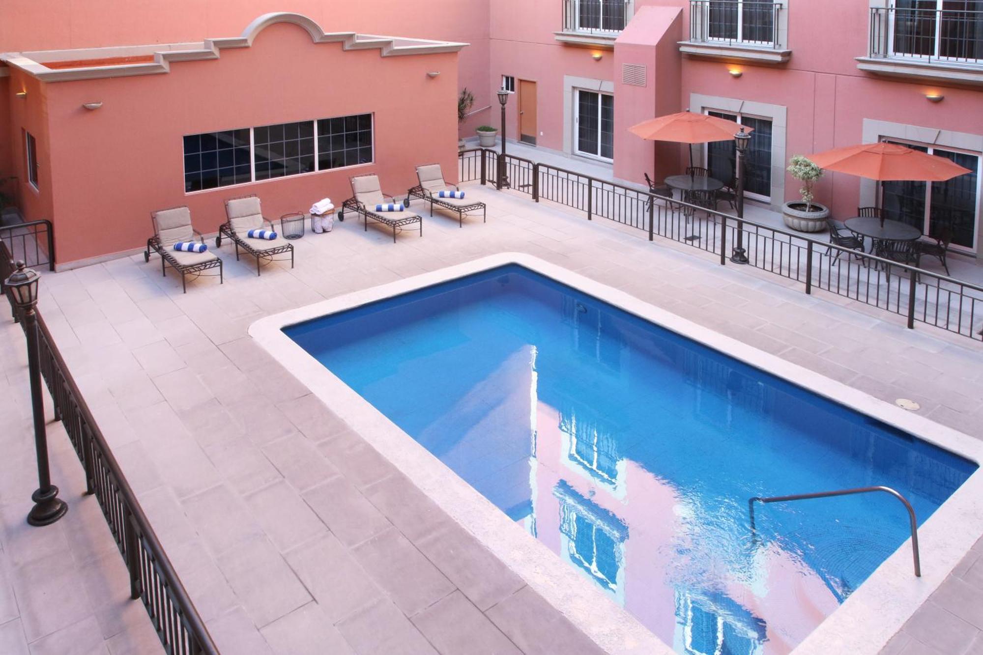 Holiday Inn Express Torreon By Ihg Exteriör bild